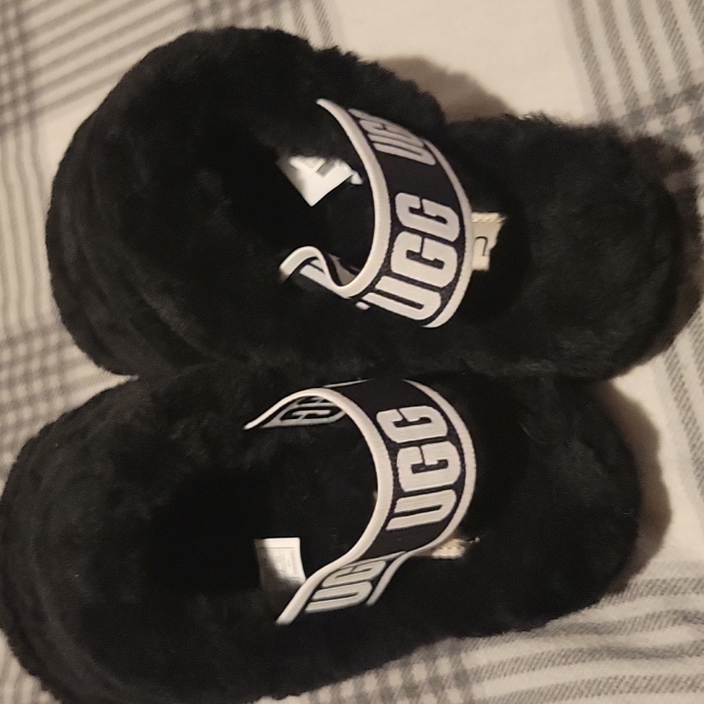 Slippers in good condition